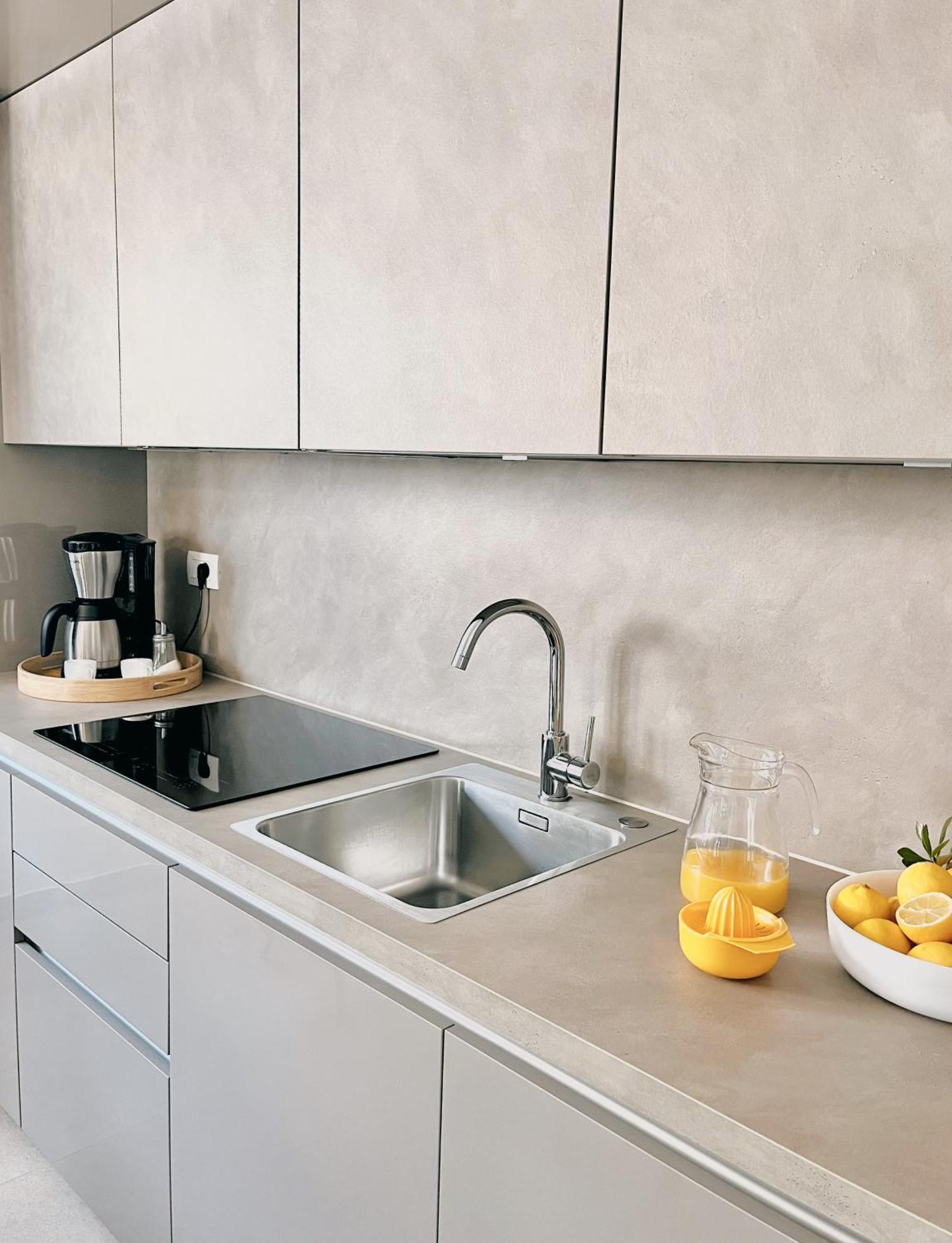 Apartment Agnes With 63 M2 Rooftop Terrace, Grill And Pool Okrug Gornji Exterior foto